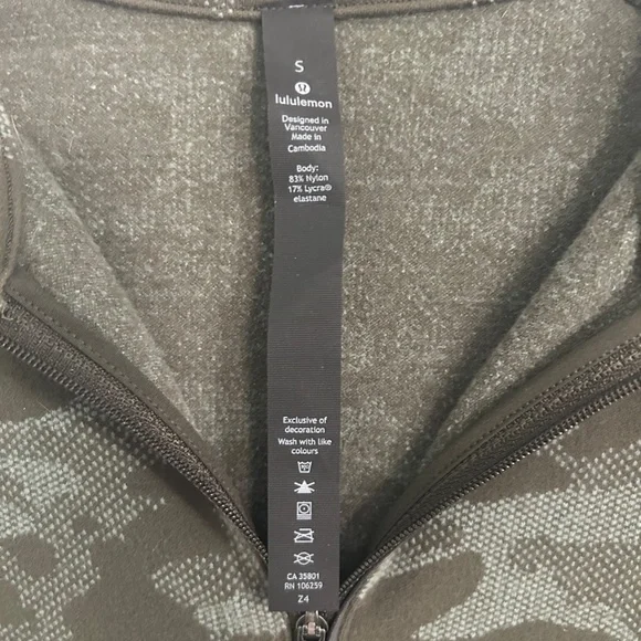 Like New 💙 Lululemon Athletica Forme Fit Camouflage Hoodie - Picture 3 of 3